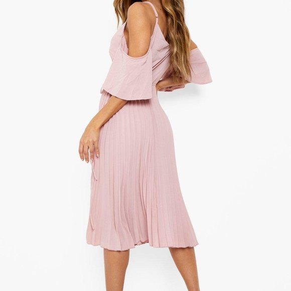 BooHoo      WOVEN SHOULDER PLEATED MIDI DRESS Dusty Pink (Blush) - Picture 2 of 2
